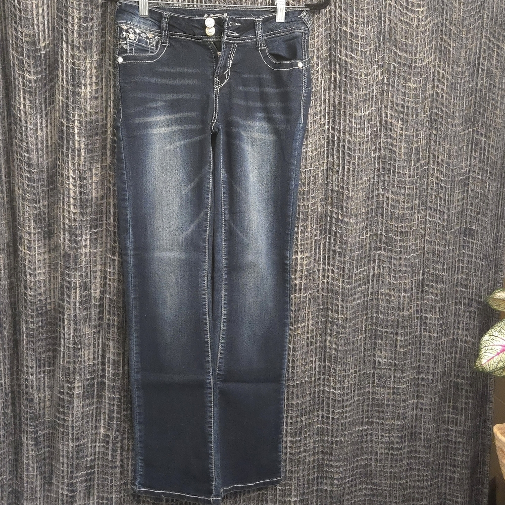 👖 Wallflower Bootcut Jeans ~ Size 3 Dark Wash with Embellished Pockets 👖